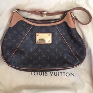 Louis Vuitton Thames PM Monogram shoulder bag